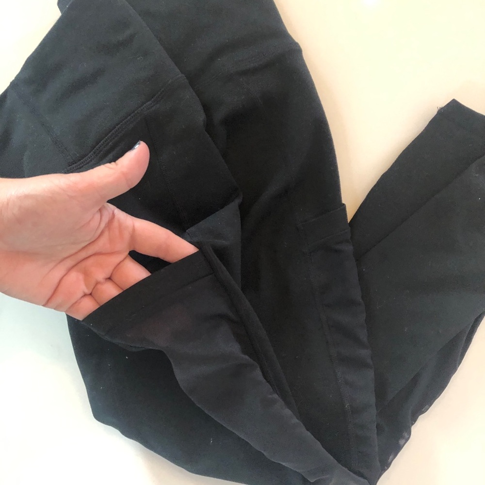 Fabletics Powerhold Leggings in Black size medium